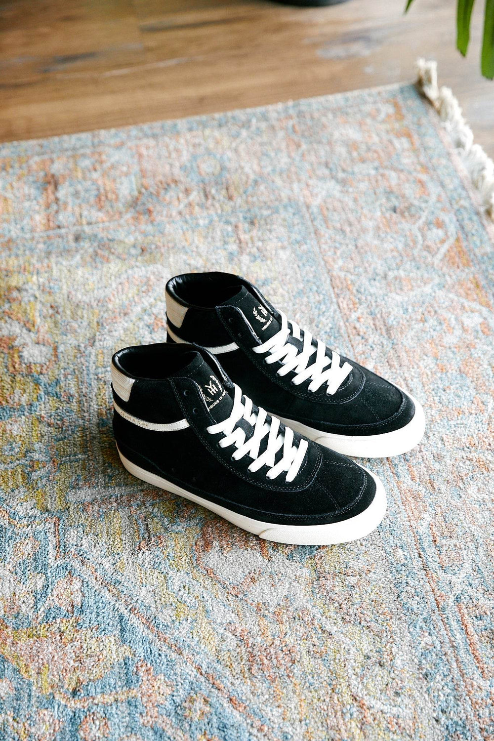 HOURS IS YOURS NORTH Black Off White - One Revolver Surfboards