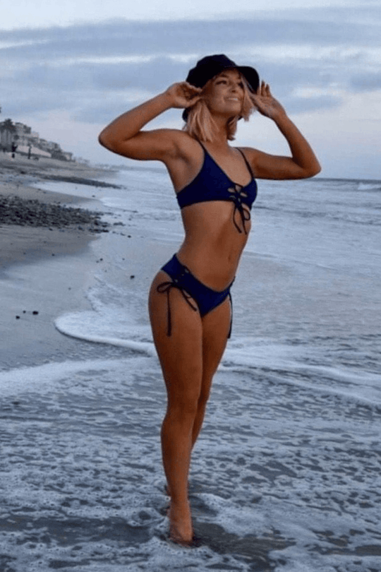 SARAH BOTTOM - One Revolver Surfboards