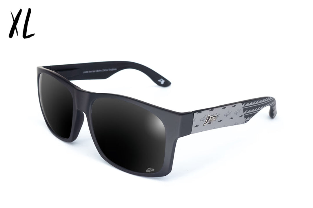 Big Kahuna XL - Sharks &amp; Stripes Blackout - Jet Black Polarized