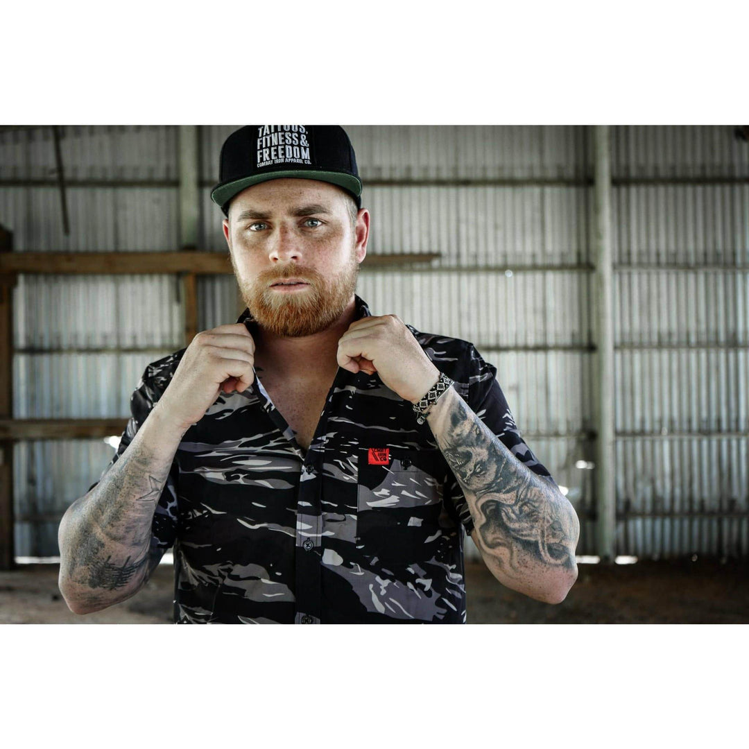 LIGHT WEIGHT BUTTON UP SHORT SLEEVE - One Revolver Surfboards