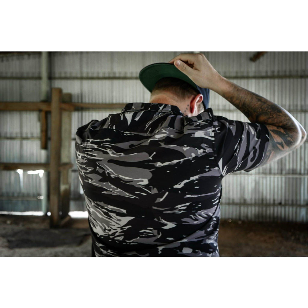 LIGHT WEIGHT BUTTON UP SHORT SLEEVE - One Revolver Surfboards