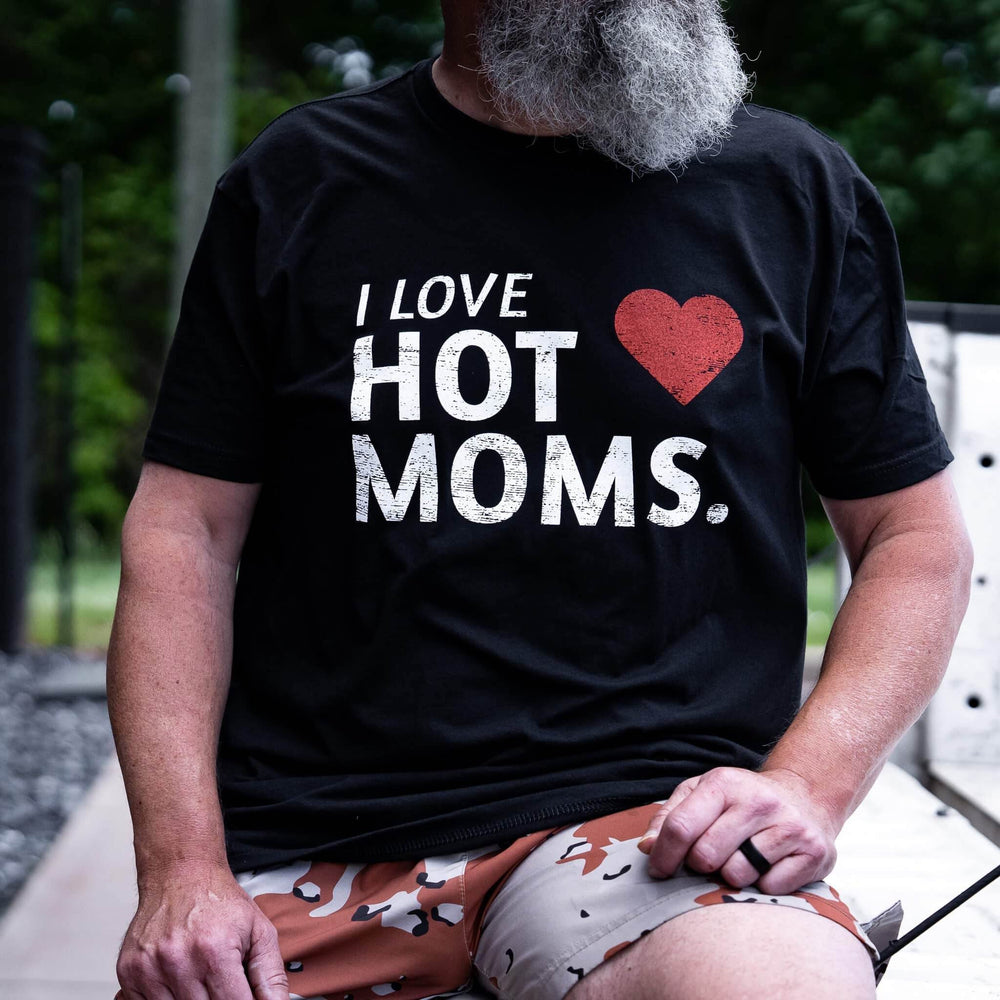 I Love Hot Moms Men's T-shirt - One Revolver Surfboards