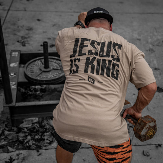 Jesus Is King Heavyweight Men&