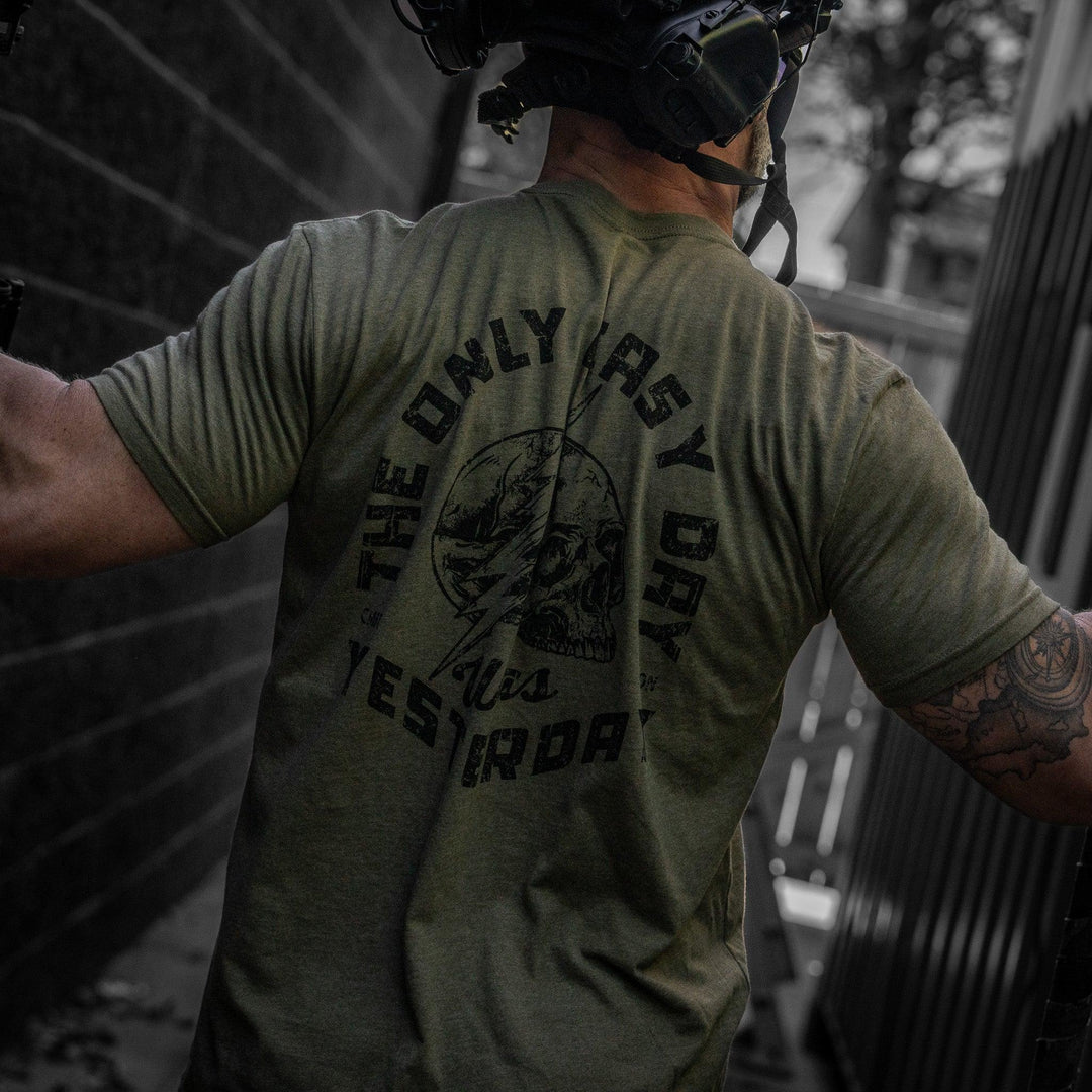 One Revolver Surfboards - Only Easy Day Was Yesterday Skull Men&