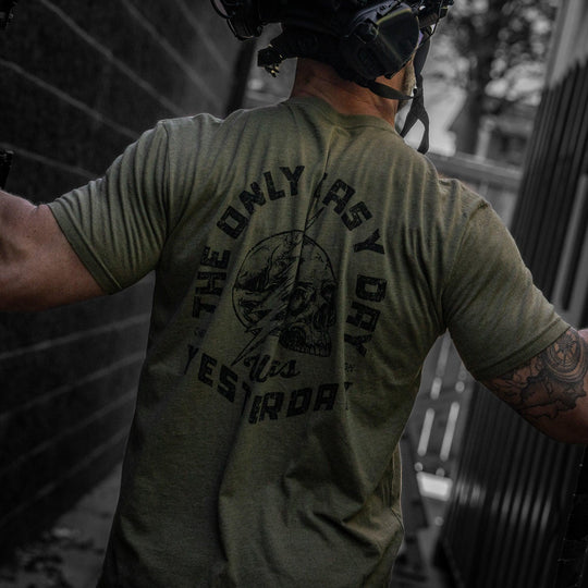 One Revolver Surfboards - Only Easy Day Was Yesterday Skull Men&