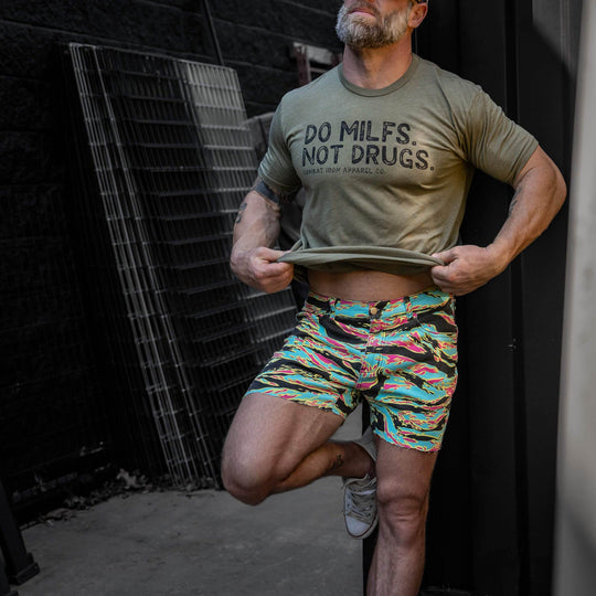 Do Milfs. Not Drugs. Men's T-Shirt - One Revolver Surfboards