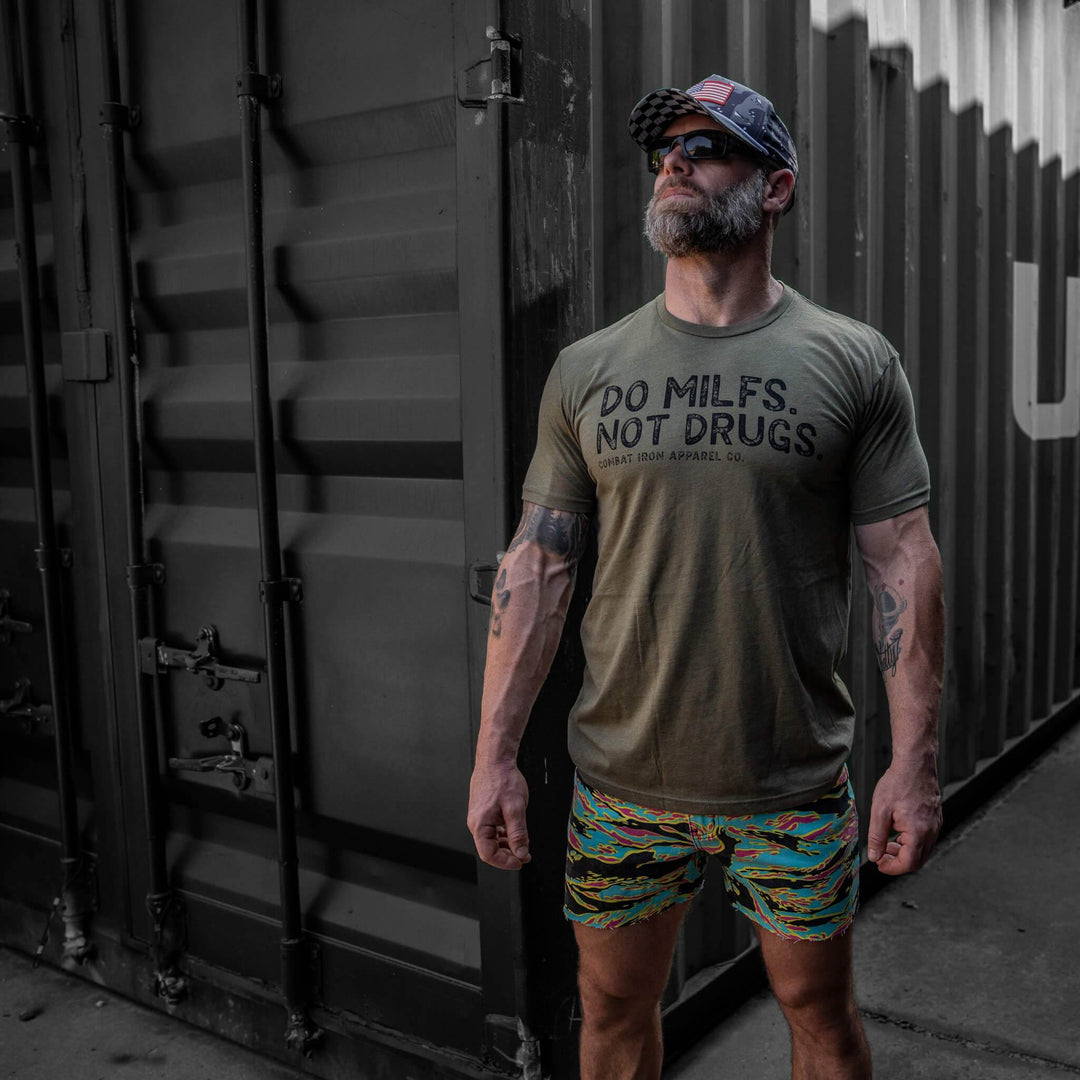 Do Milfs. Not Drugs. Men's T-Shirt - One Revolver Surfboards
