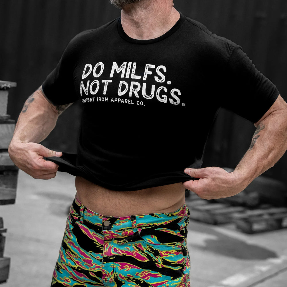 Do Milfs. Not Drugs. Men's T-Shirt