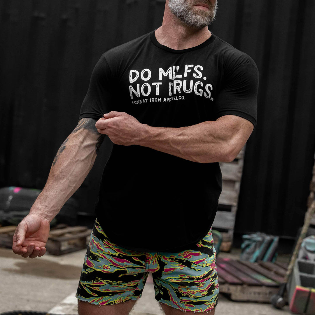 Do Milfs. Not Drugs. Men's T-Shirt - One Revolver Surfboards