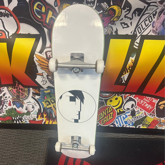 BIRDHOUSE HAWK ENTRIES WHITE 8" Complete Skateboard