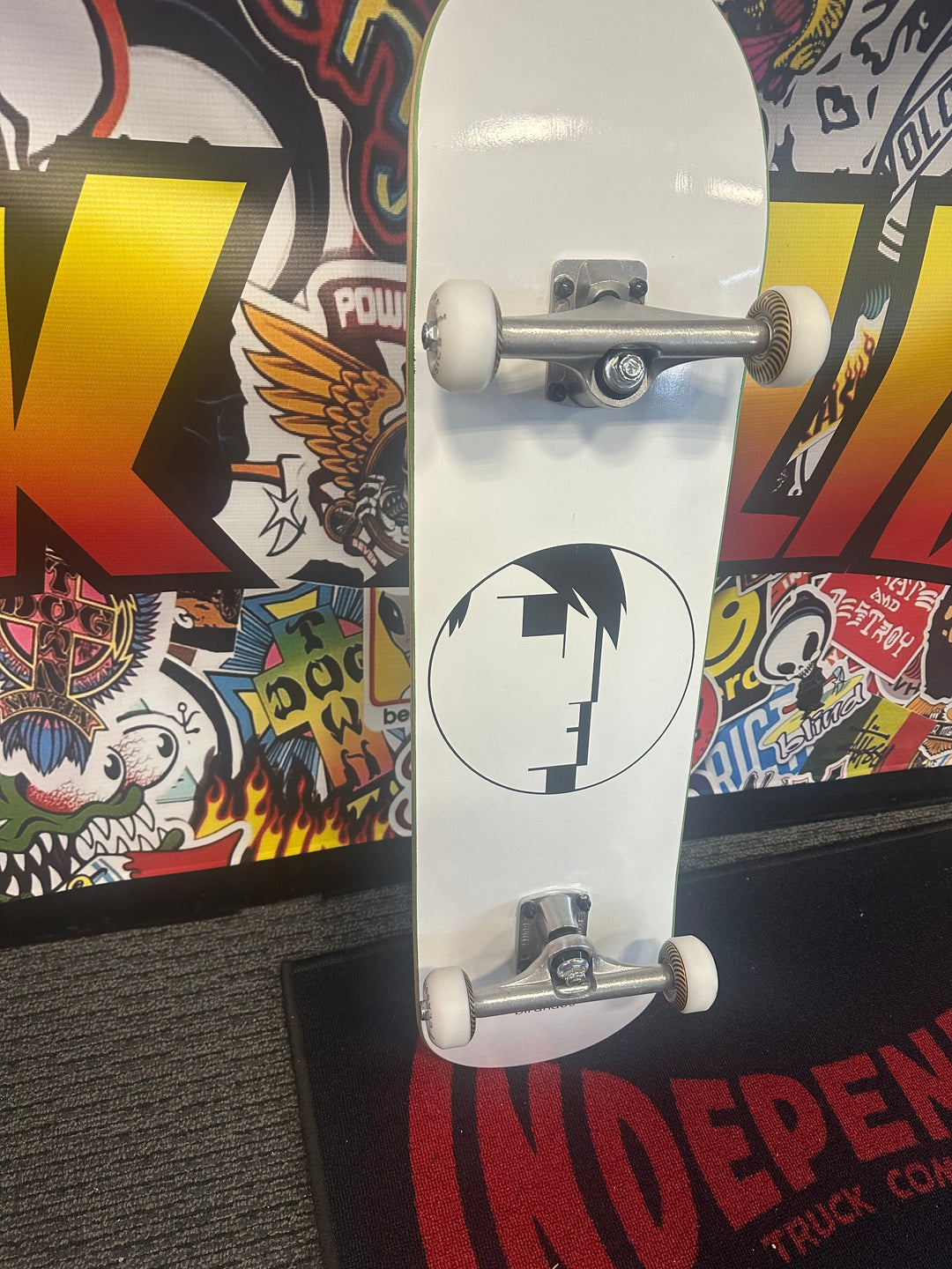 BIRDHOUSE HAWK ENTRIES WHITE 8" Complete Skateboard