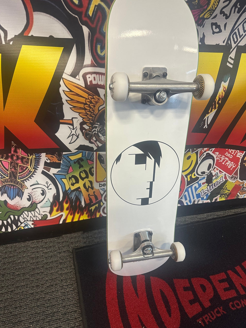BIRDHOUSE HAWK ENTRIES WHITE 8" Complete Skateboard