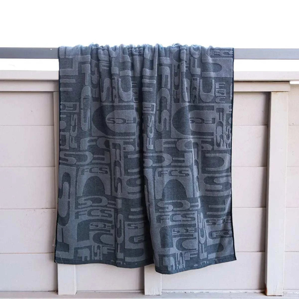 FCS The Mona Towel100% Cotton. Ultra Absorbent towel.
Overview
Our super-absorbent Mona towel will become your post-surf go-to for drying you down, laying on the beach or wrapping aroBeach TowelOne Revolver SurfboardsOne Revolver SurfboardsMona Towel