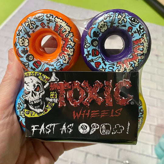 Toxic Team HARD Wheels 54mm/101a - Skateboard Wheels - One Revolver Surfboards