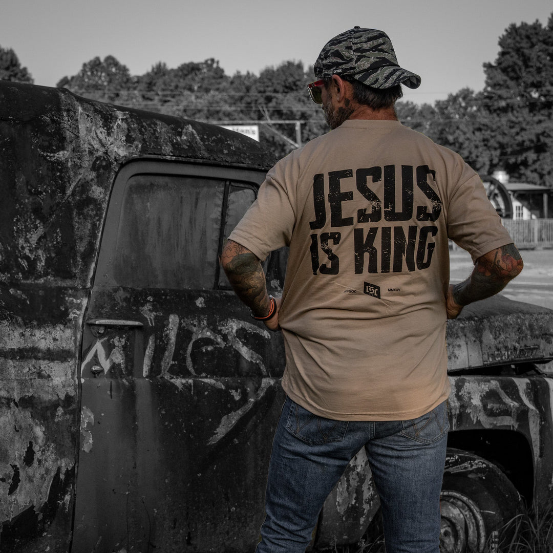 Jesus Is King Heavyweight Men&